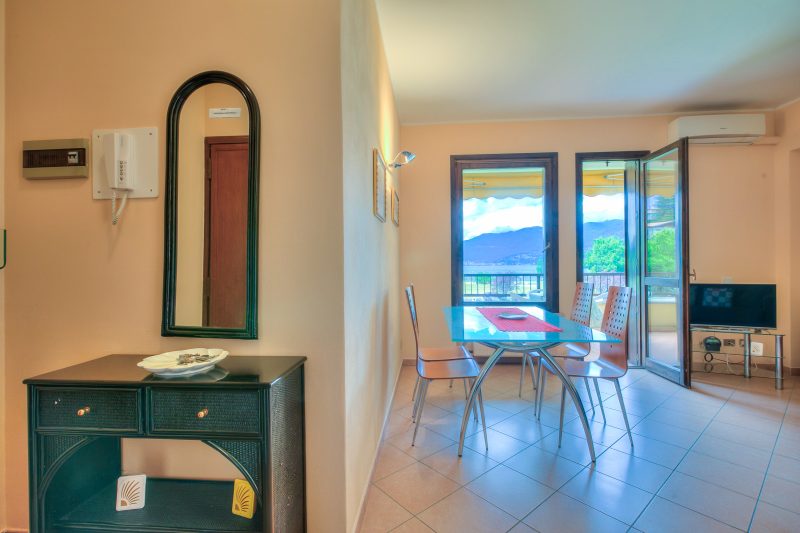 Appartamento Lake View Laveno 1BR, Sleeps 4