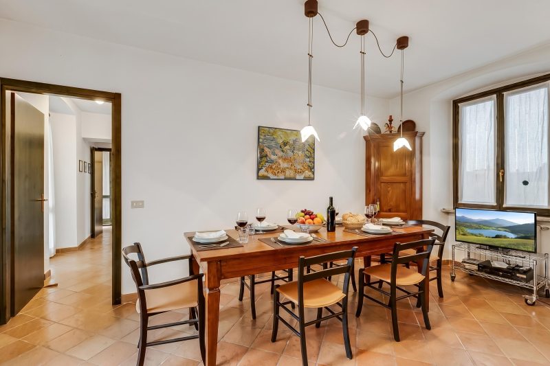 Apt. Annamaria: Family-Friendly 2BR Central Base for Trips