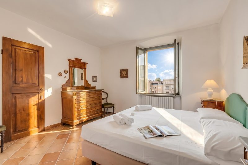 Apt. Annamaria: Family-Friendly 2BR Central Base for Trips