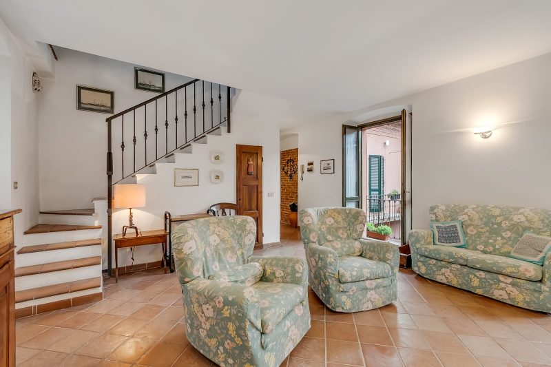 Apt. Annamaria: Family-Friendly 2BR Central Base for Trips