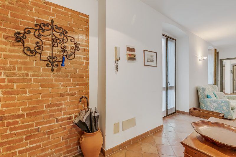 Apt. Annamaria: Family-Friendly 2BR Central Base for Trips