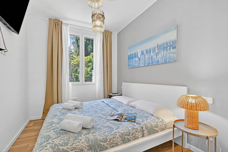 Kamy Home | Steps to the Lake & Free Park