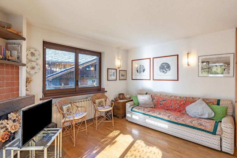 Family Apartment Steps From Ski Lifts