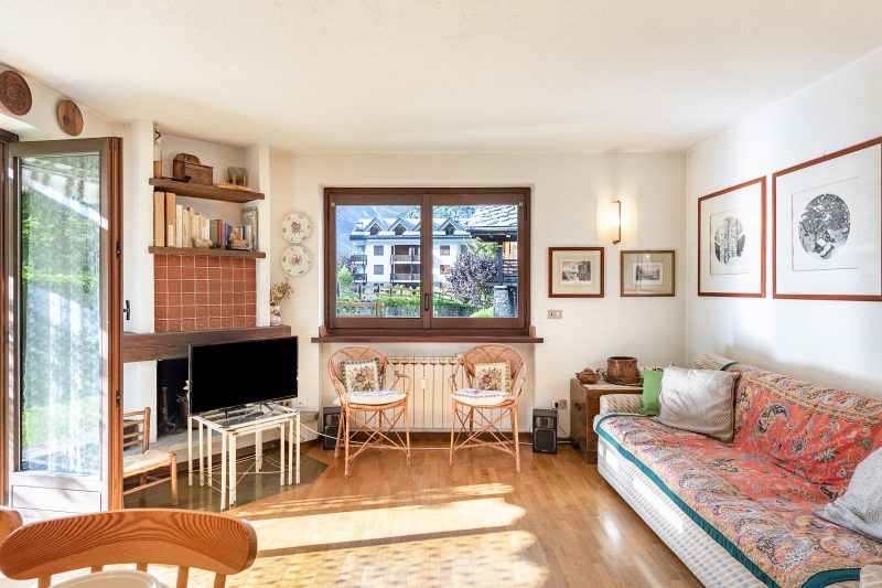 Family Apartment Steps From Ski Lifts