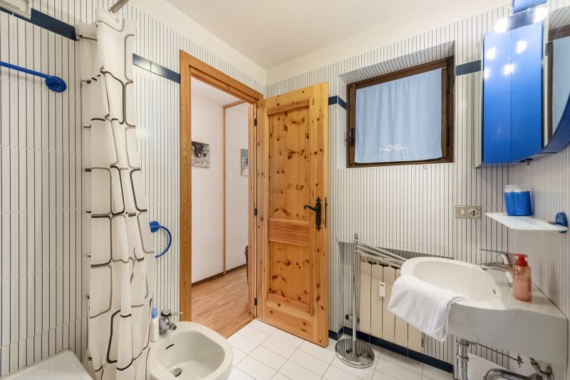 Family Apartment Steps From Ski Lifts