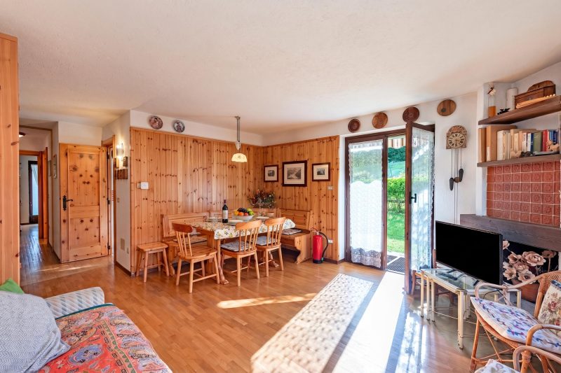 Family Apartment Steps From Ski Lifts