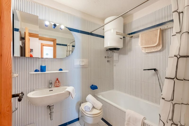 Family Apartment Steps From Ski Lifts