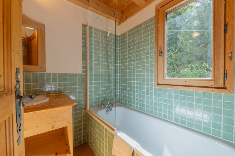Chalet Montet Forest River Garden Lodge