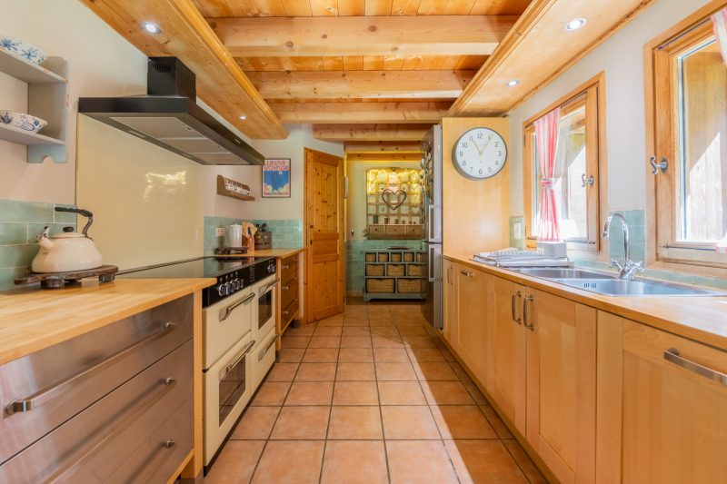 Chalet Montet Forest River Garden Lodge