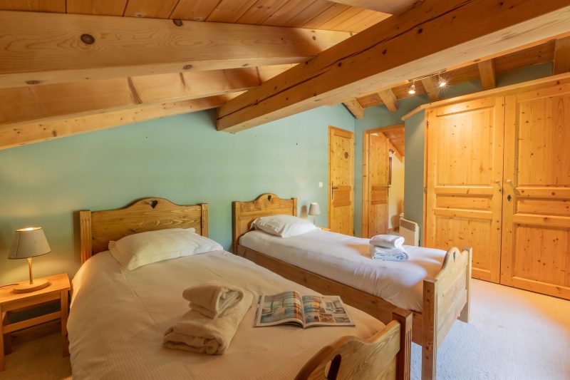 Chalet Montet Forest River Garden Lodge