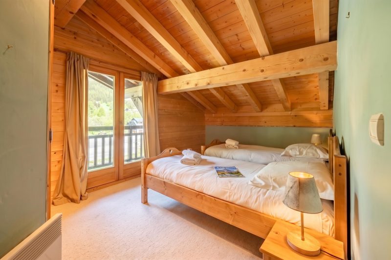 Chalet Montet Forest River Garden Lodge