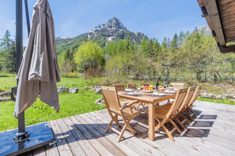 Chalet Montet Forest River Garden Lodge