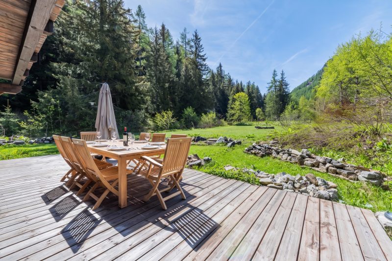 Chalet Montet Forest River Garden Lodge