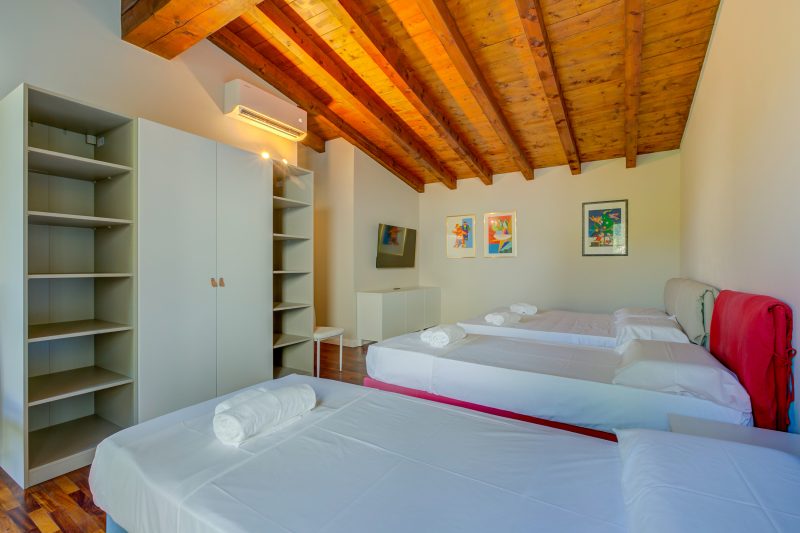 Paul | Spacious Central Apart & Garage