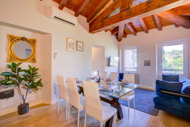 Paul | Spacious Central Apart & Garage