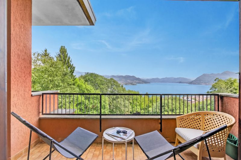 Riflessi Di Luce: Lake Maggiore View Balcony Stresa