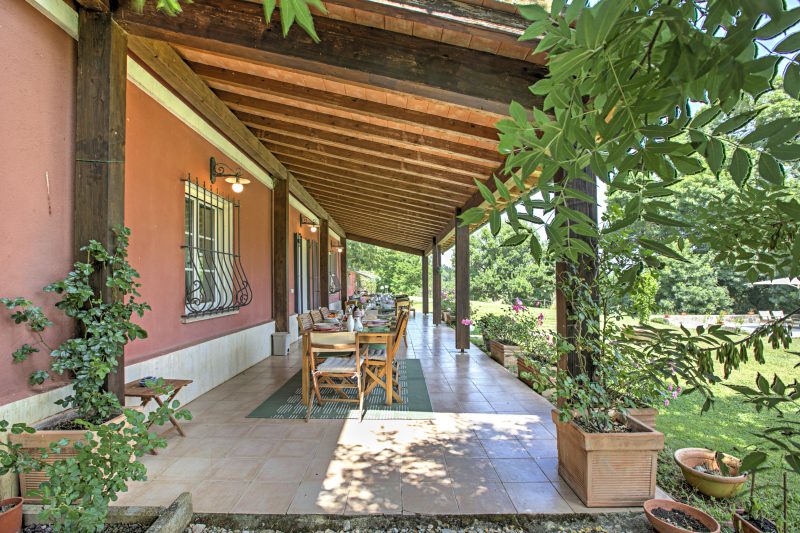 Relaxing Family Villa Roses Shared Pool10