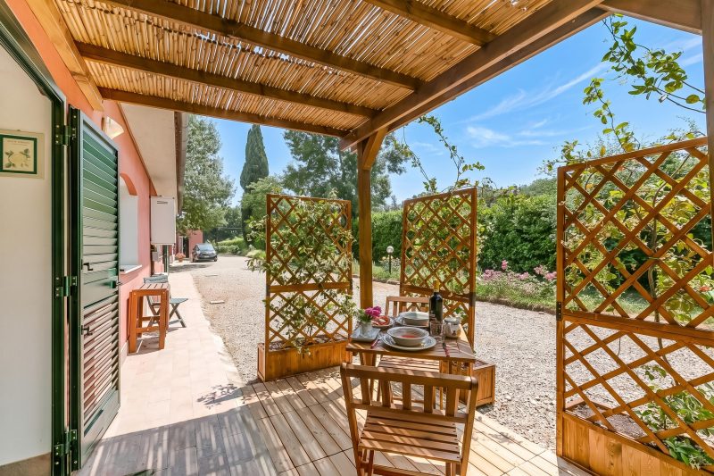 Relaxing Family Villa Roses Shared Pool 6