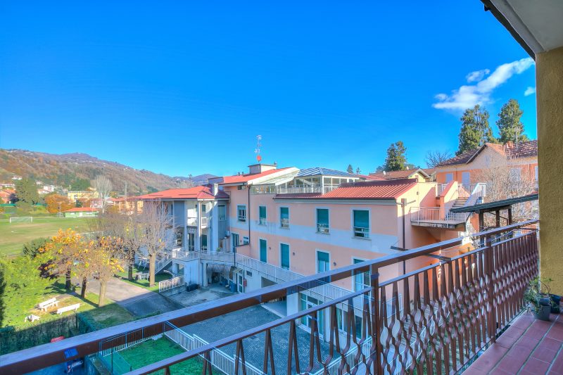 Dolce Orizzonte: 2 Balconies, 50 meters from the Lake Maggiore