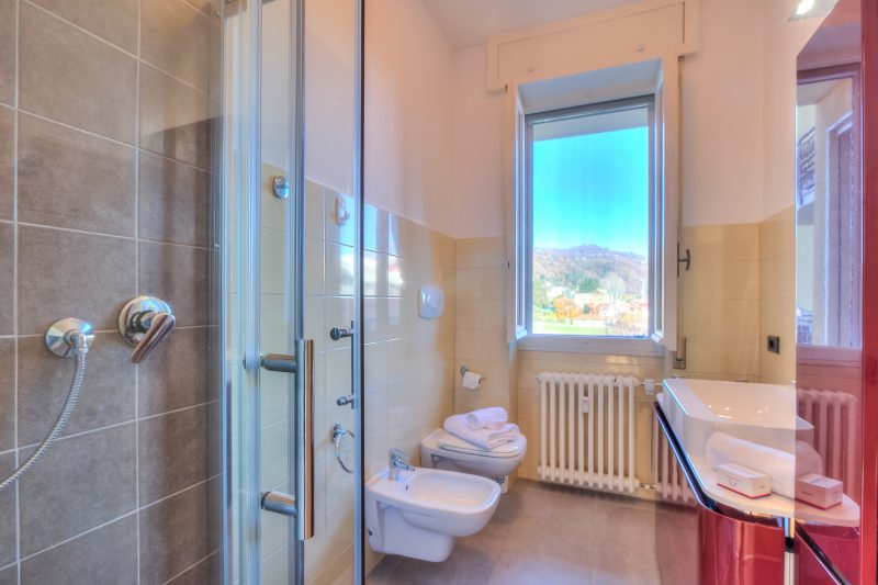 Dolce Orizzonte: 2 Balconies, 50 meters from the Lake Maggiore