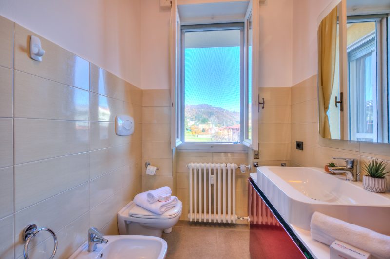 Dolce Orizzonte: 2 Balconies, 50 meters from the Lake Maggiore