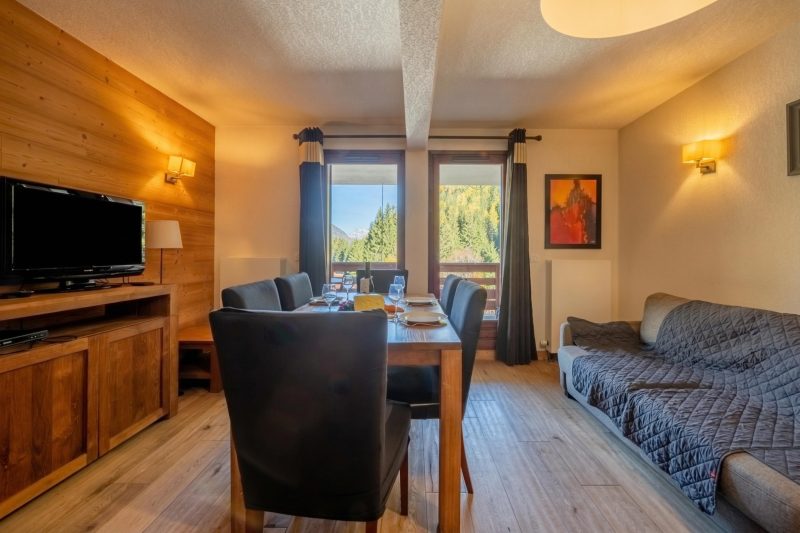 l'Ours Bleu C21 Ski-In at Vallorcine| Shared Pool, Gym & Wellness