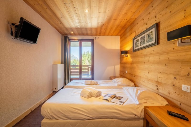 l'Ours Bleu C21 Ski-In at Vallorcine| Shared Pool, Gym & Wellness