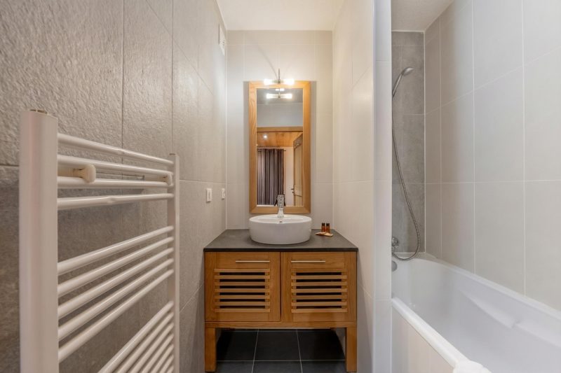 l'Ours Bleu C21 Ski-In at Vallorcine| Shared Pool, Gym & Wellness