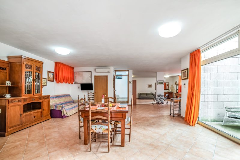 Apartment Civico 32 - Gardens & Shared Pool