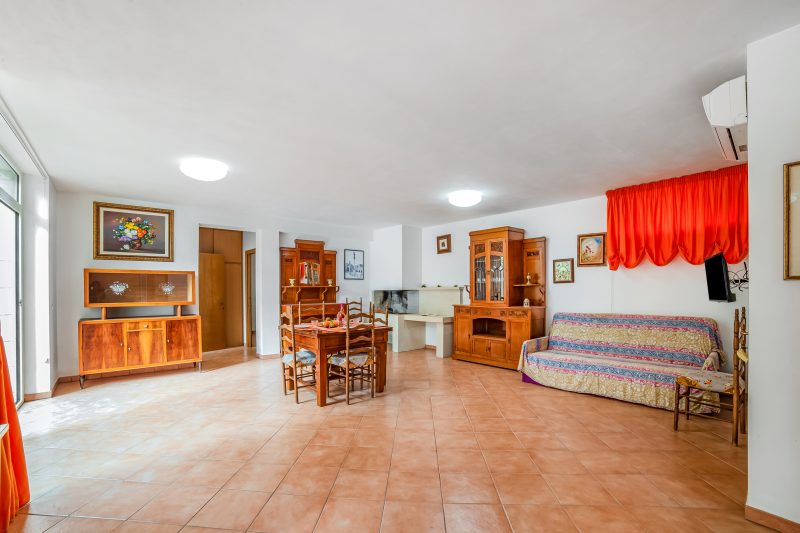 Apartment Civico 32 - Gardens & Shared Pool