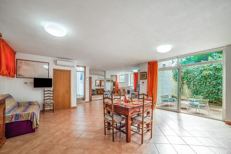 Apartment Civico 32 - Gardens & Shared Pool