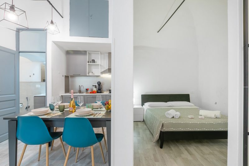 Saro House, Centre Apartment for 6