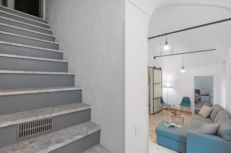 Saro House, Centre Apartment for 6