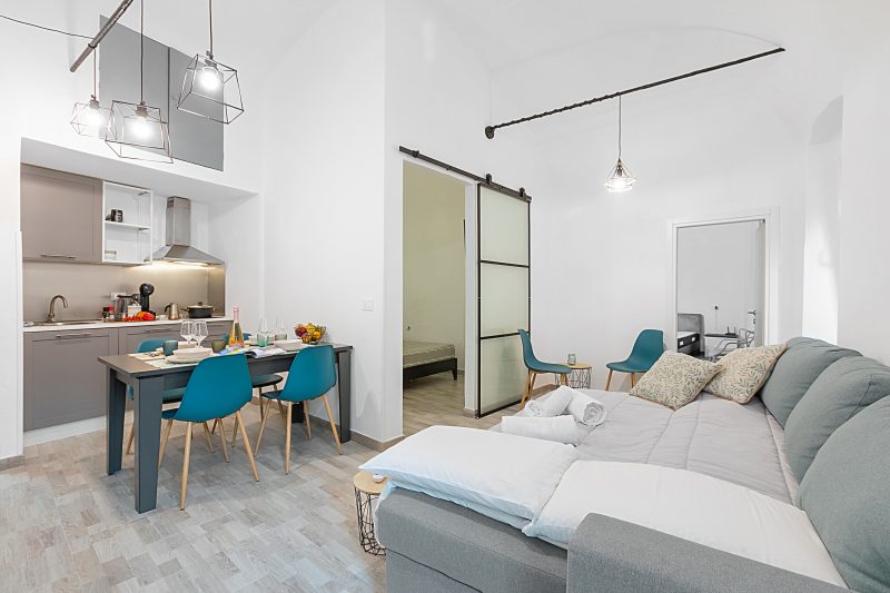 Saro House, Centre Apartment for 6