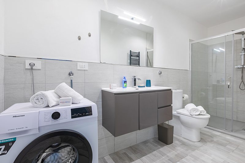 Saro House, Centre Apartment for 6