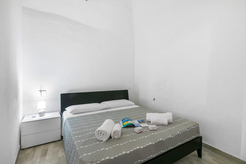 Saro House, Centre Apartment for 6