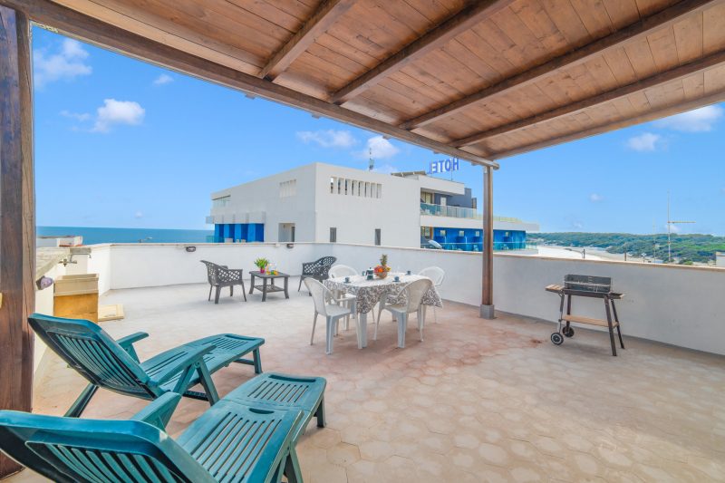 Sunny Sea-View Terrace in Torre dell’Orso