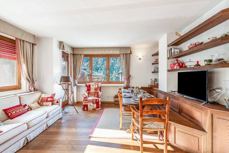 Charming Apartment Close to Cableway