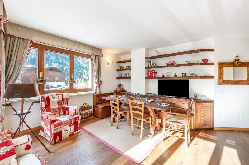 Charming Apartment Close to Cableway
