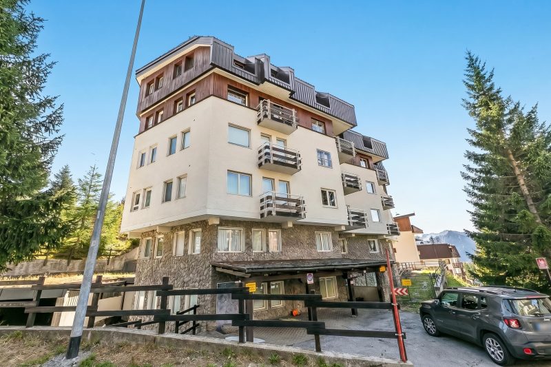 Gran Roc 23 with Parking near Slopes