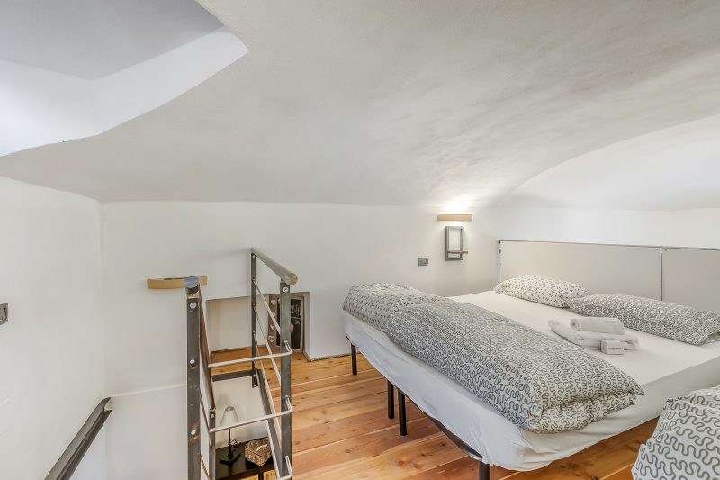 Le Bon Bon Rose Alpine Retreat for 4