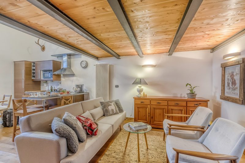 Le Bon Bon Rose Alpine Retreat for 4