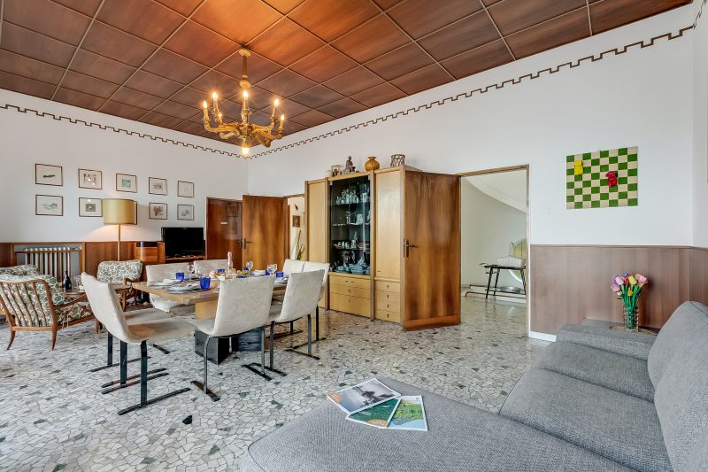 Villa Incanto Sul Lago: Lakefront, Garden & Balconies (Sleeps 7)