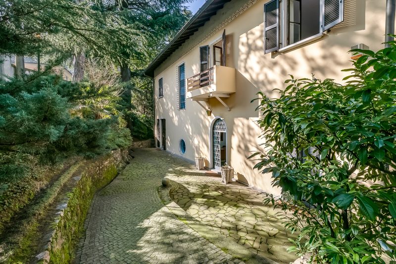 Villa Incanto Sul Lago: Lakefront, Garden & Balconies (Sleeps 7)