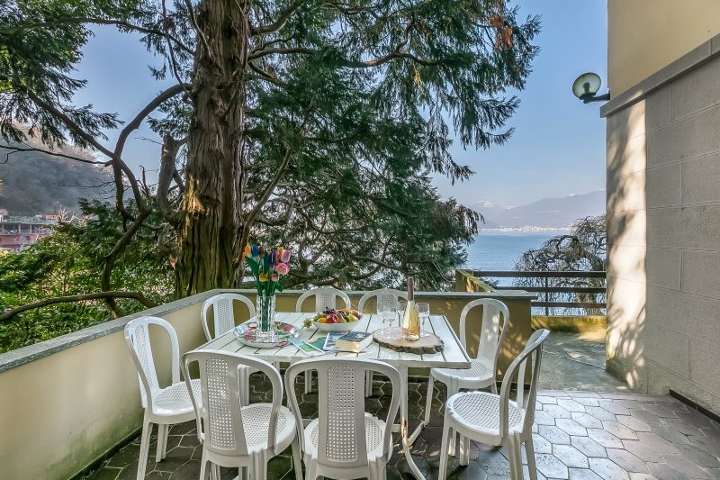 Villa Incanto Sul Lago: Lakefront, Garden & Balconies (Sleeps 7)