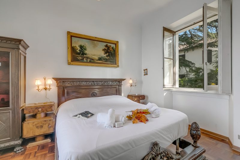Villa Incanto Sul Lago: Lakefront, Garden & Balconies (Sleeps 7)