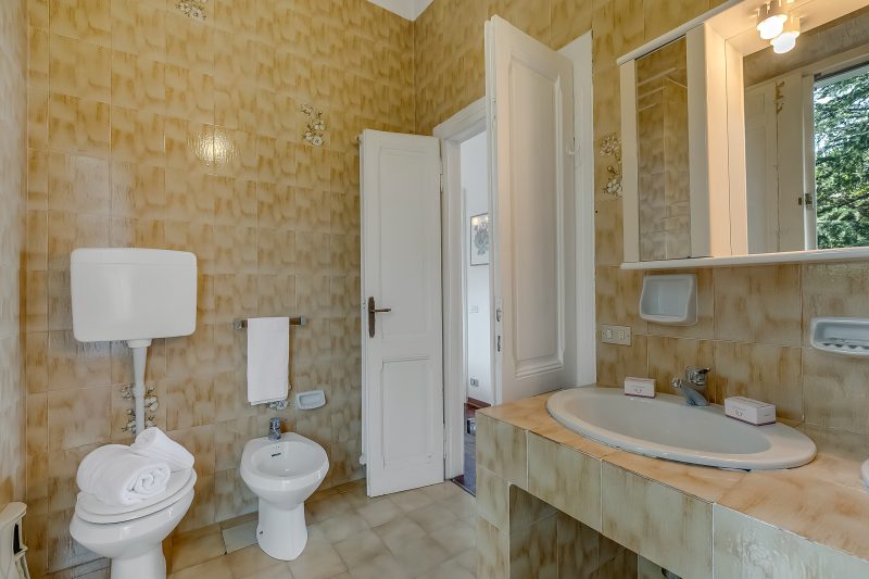 Villa Incanto Sul Lago: Lakefront, Garden & Balconies (Sleeps 7)