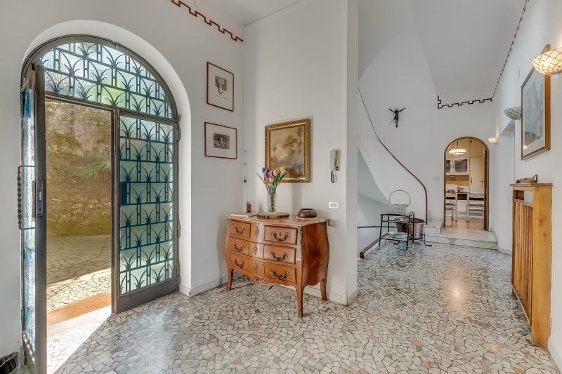 Villa Incanto Sul Lago: Lakefront, Garden & Balconies (Sleeps 7)