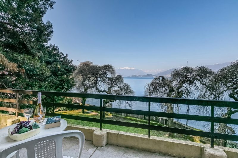 Villa Incanto Sul Lago: Lakefront, Garden & Balconies (Sleeps 7)