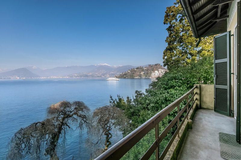Villa Incanto Sul Lago: Lakefront, Garden & Balconies (Sleeps 7)